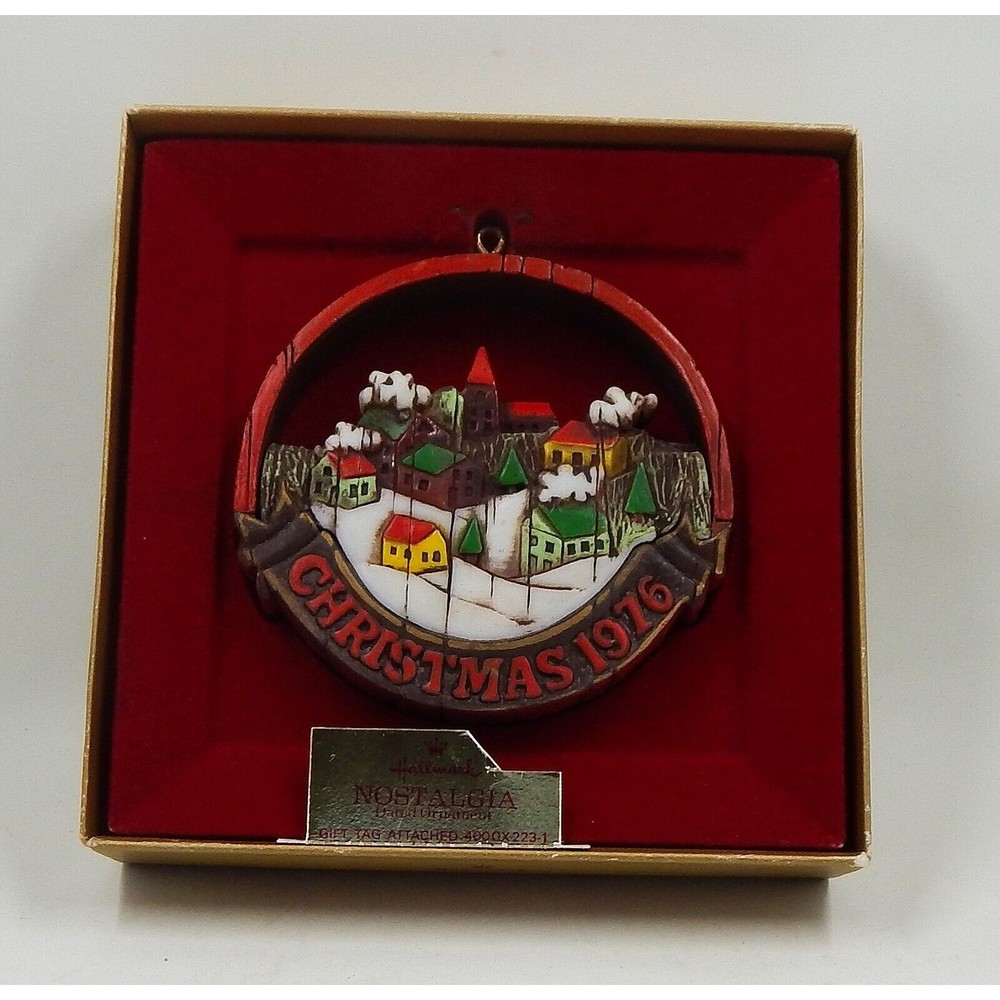 Hallmark Nostalgia Peace on Earth 1976 Ornament Tree Trimmer Collection